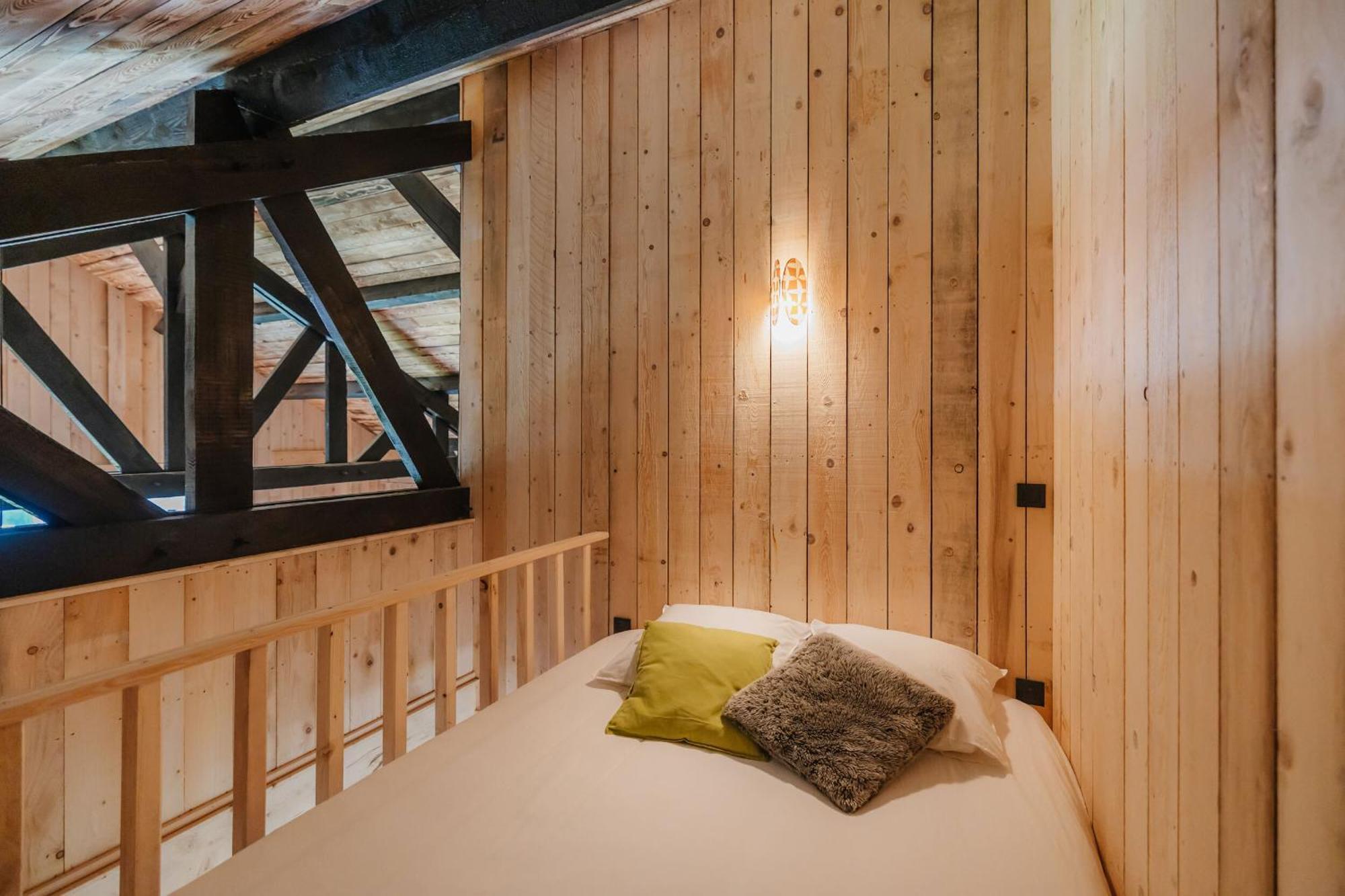 Les Cabanes Du Dauphine Et Logis A La Ferme Gap Room photo