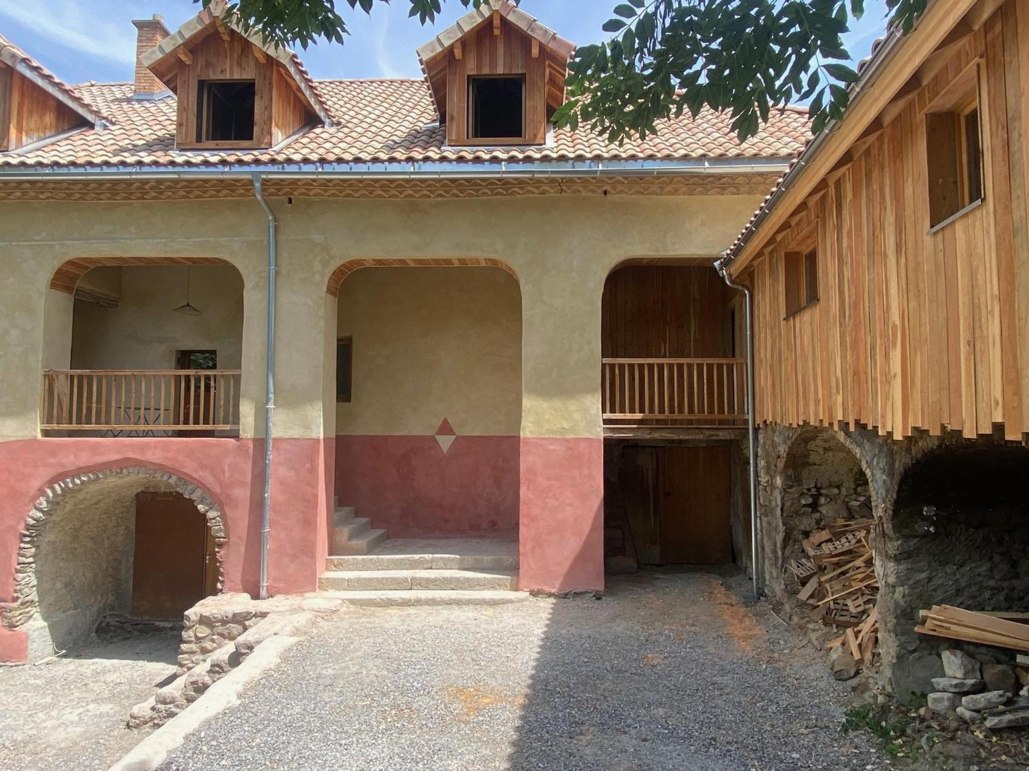 Les Cabanes Du Dauphine Et Logis A La Ferme Gap Room photo